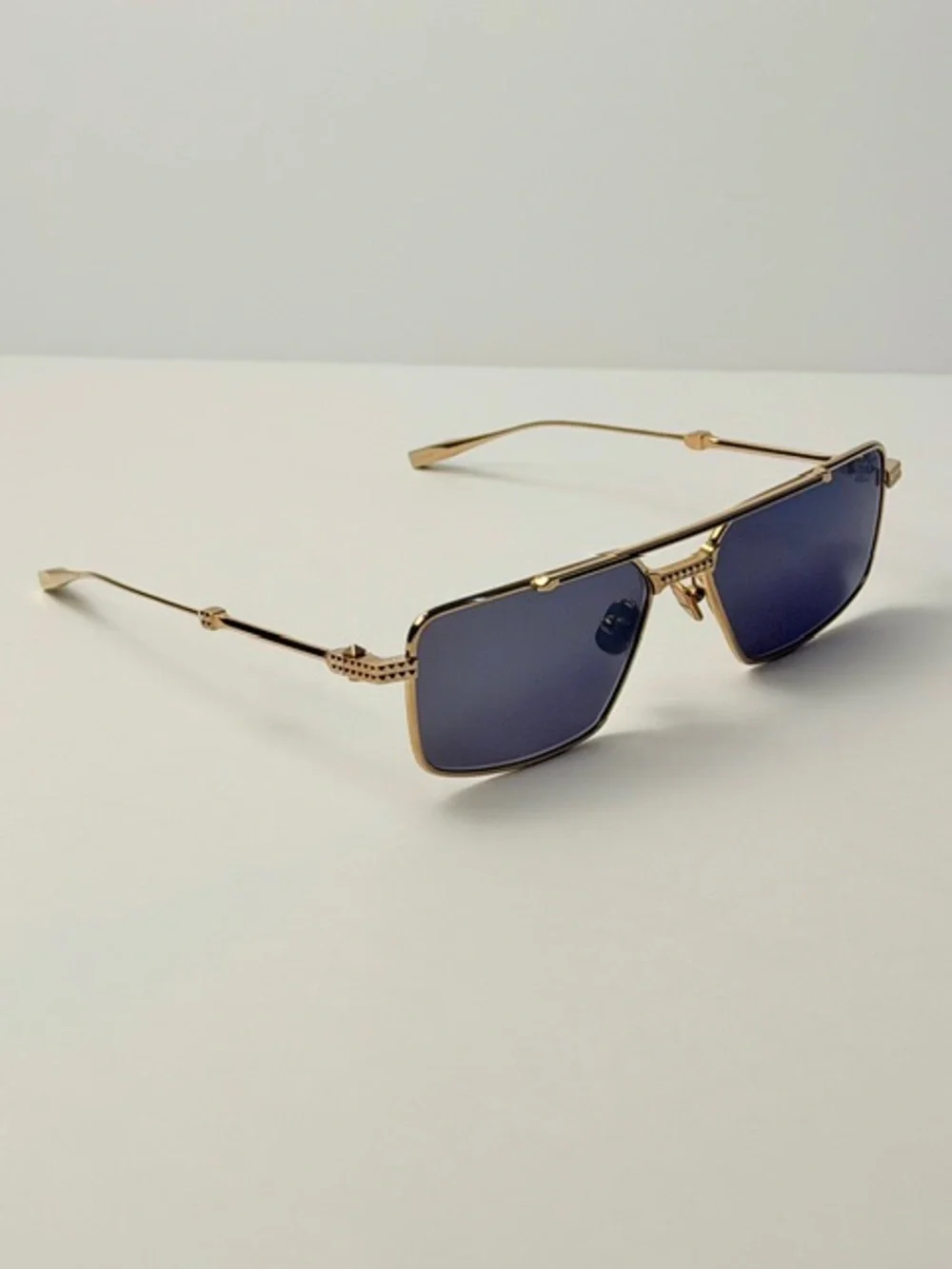 Valentino V-SEI VLS-111A-58 Gold Titanium Sunglasses New Authenticity